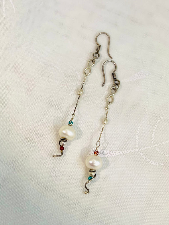 Whispers of Balance – Pearl & Spiral Sterling Earrings