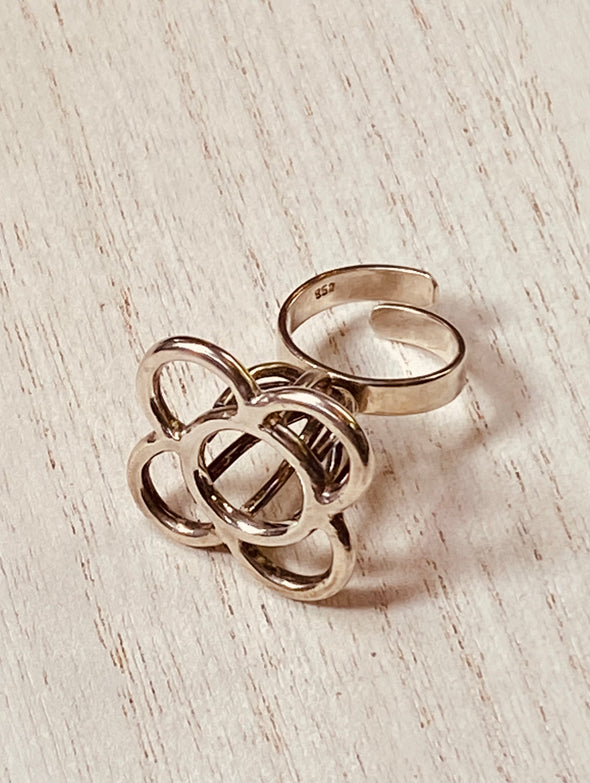 Flower of Barcelona Ring